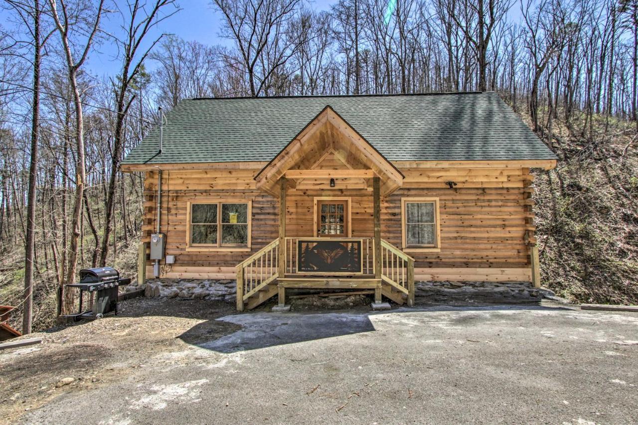 The Phoenix Cabin With Hot Tub In Gatlinburg! Luaran gambar